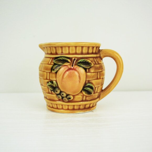 Vintage Measuring Cups, Mustard Brown Embossed with Fruit Motif, Made in Japan - Picture 7 of 11